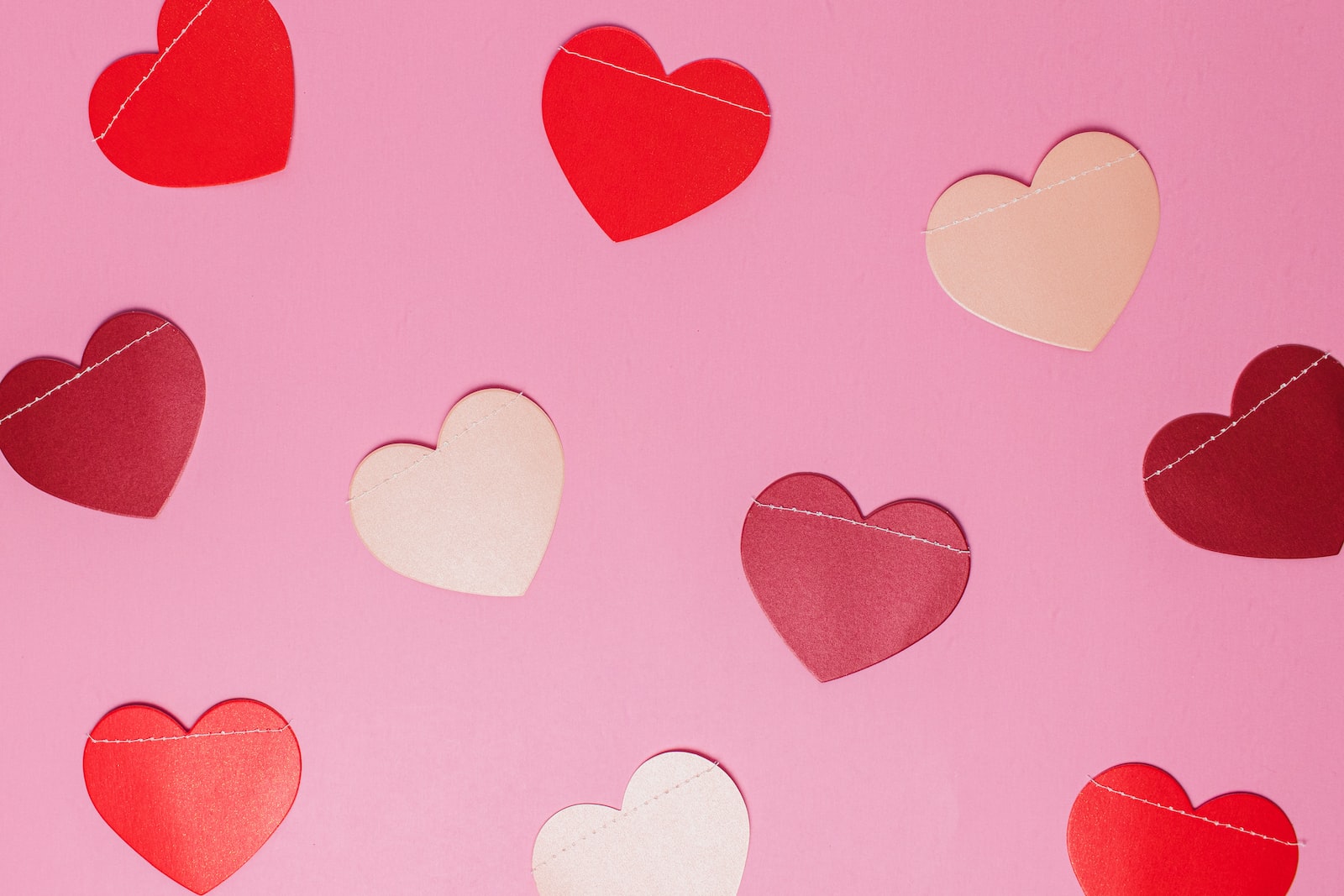 Selain Hari Kasih Sayang, Peristiwa Apa Saja yang Terjadi Pada Tanggal 14 Februari?